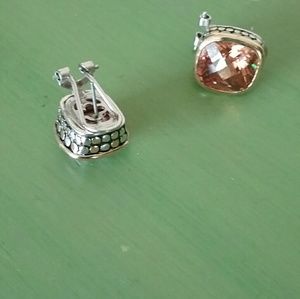 Earrings with stone